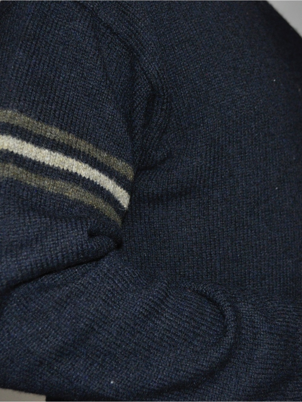 Abercrombie & Fitch Navy V-Neck Sweater with Cream Contrast Trim - Picture 2 of 5